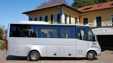 20 seater Bus